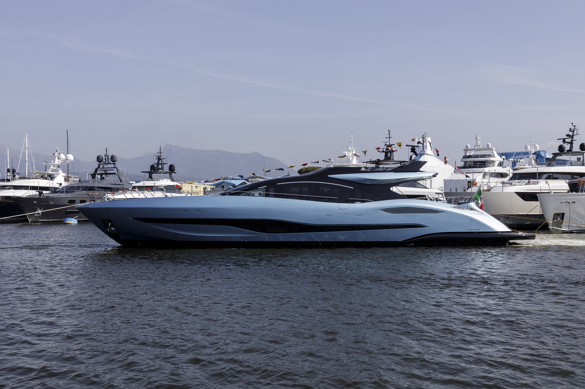 Yacht Mangusta Rev Mangusta Charterworld Luxury Superyacht